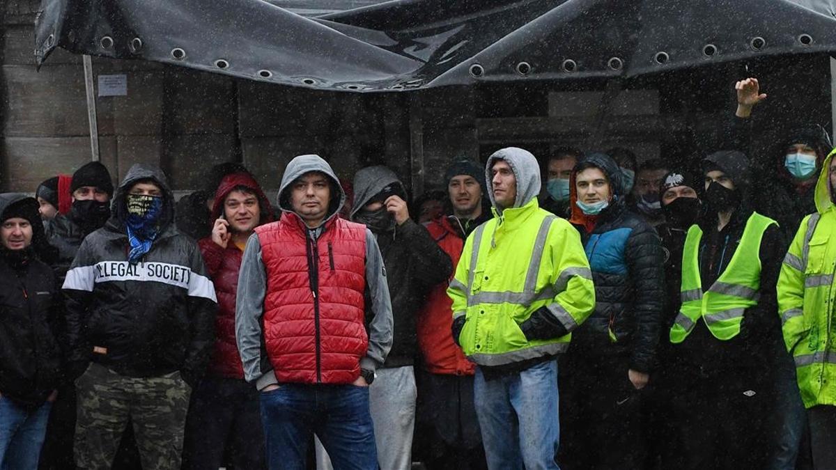 Conductores de camiones no autorizados a entrar en el puerto de Dover.