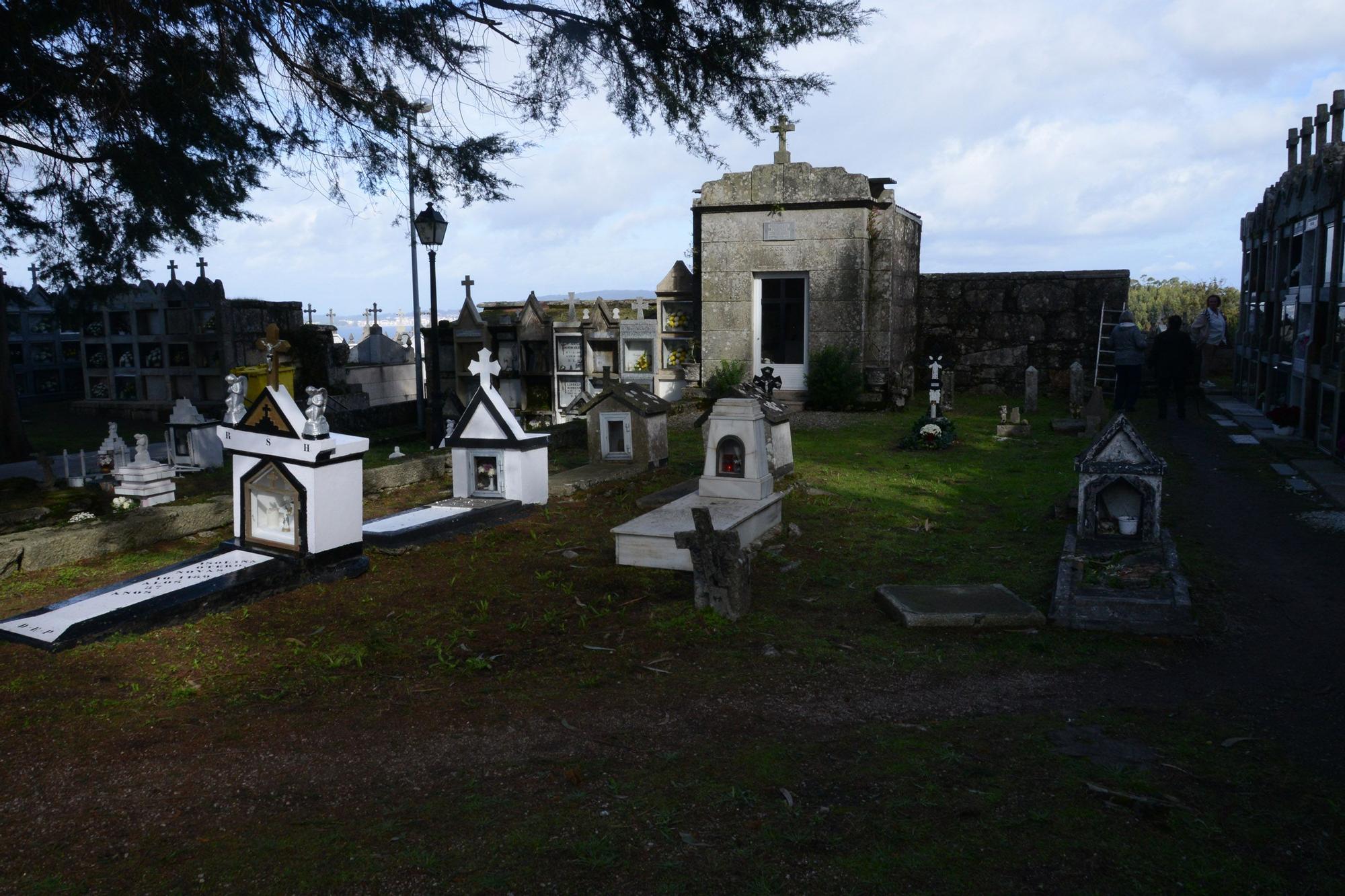 Día de Todos los Santos en O Morrazo. Cementerio de Beluso