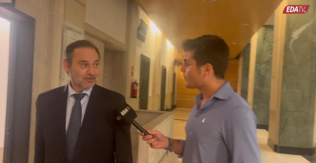 Vito Quiles se enzarza con José Luis Ábalos.