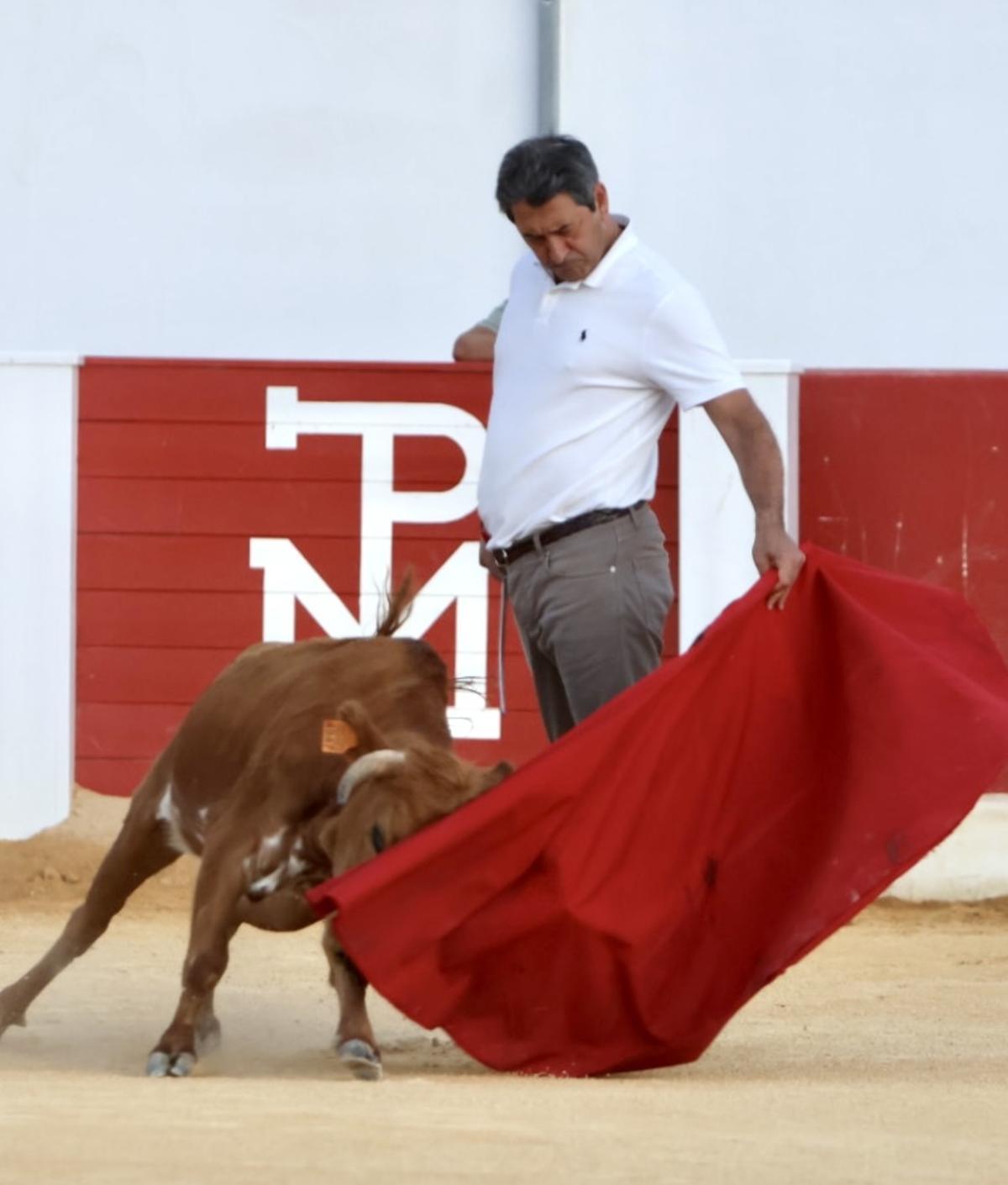 Vicente Barrera y Pepín Líria invitados de lujo en la ganadería de Paco Martí Vicente Barrera y Pepín Líria invitados de lujo en la ganadería de Paco Martí
