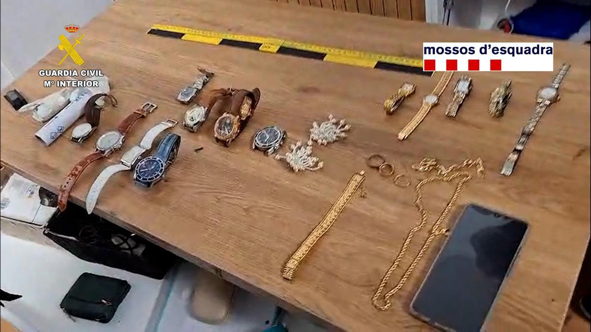 Algunos de los objetos robados