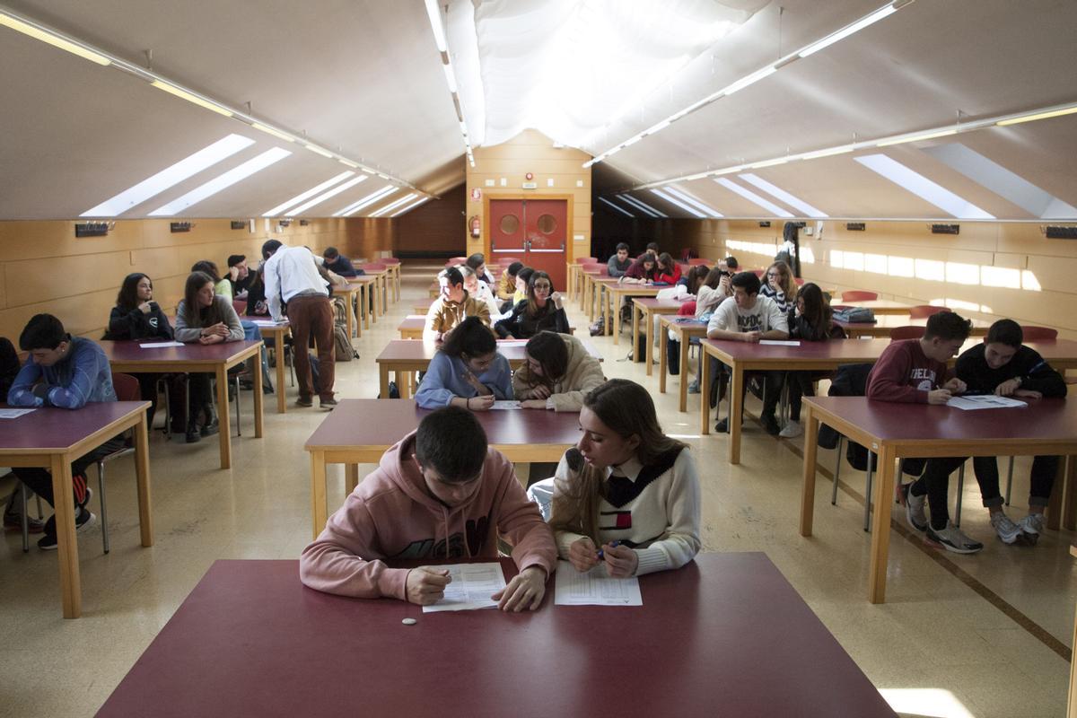 Pruebas de una edición anterior de la Olimpiada de Geología, en la Escuela Politécnica