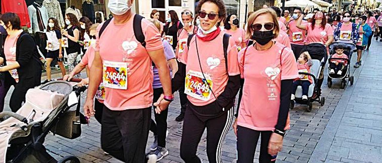 Gandia Más de 2.500 participantes y 9.220 euros de solidaridad en la RunCáncer