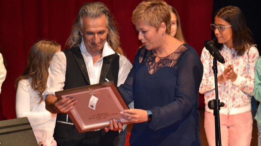 Fernando Hurtado recoge en Alcañiz el premio Trovador