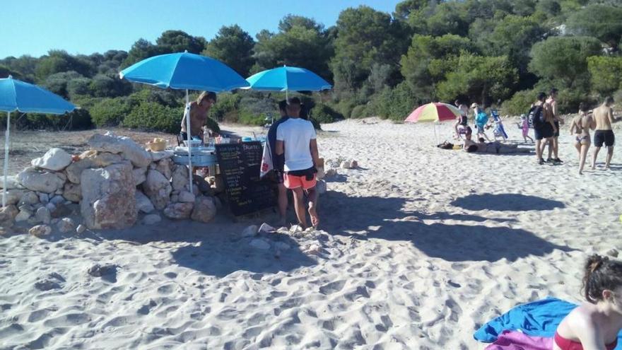 Medio Ambiente multa con 100.000 euros al chiringuito ilegal de Cala Varques