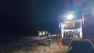 Un incendio esta noche en Las Torres de Aliste pone en peligro una nave de trabajo: esto es lo que ha pasado