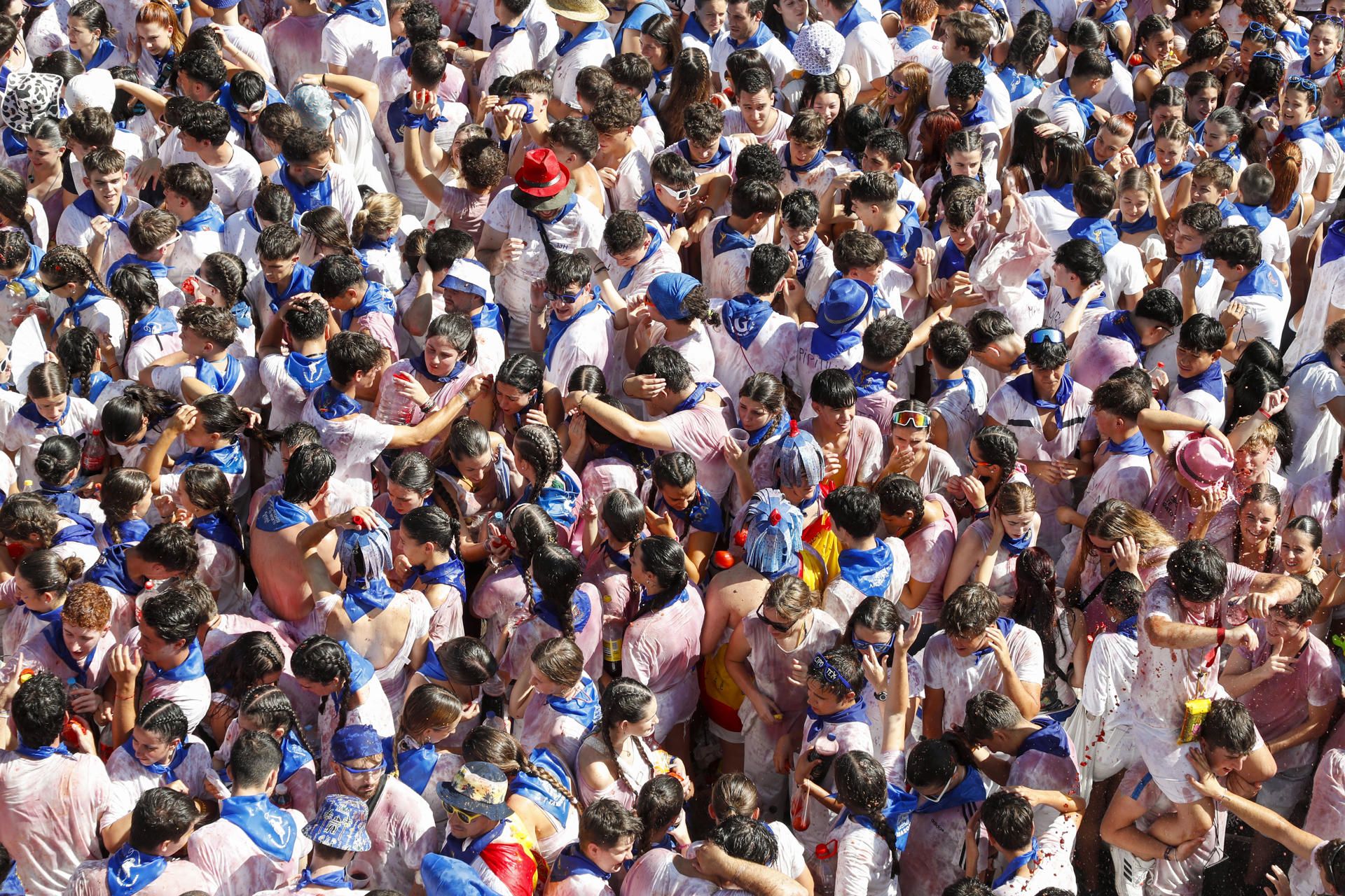 En imágenes | El Cipotegato vuelve a teñir de rojo tomate las calles de Tarazona