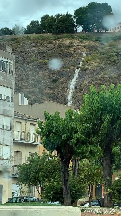 Las lluvias han provocado pequeñas inundaciones en los barrios situados junto a la ladera de la Sierra de Orihuela