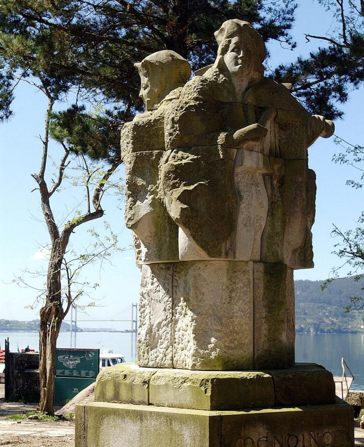 Monumento a Codax, Meendinho y Johan de Cangas en San Simón.