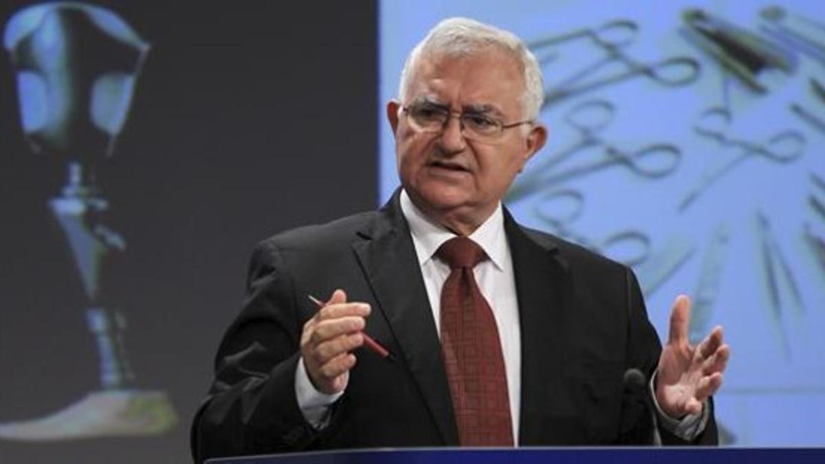 John Dalli, en una conferencia de prensa en Bruselas, el 26 de septiembre.