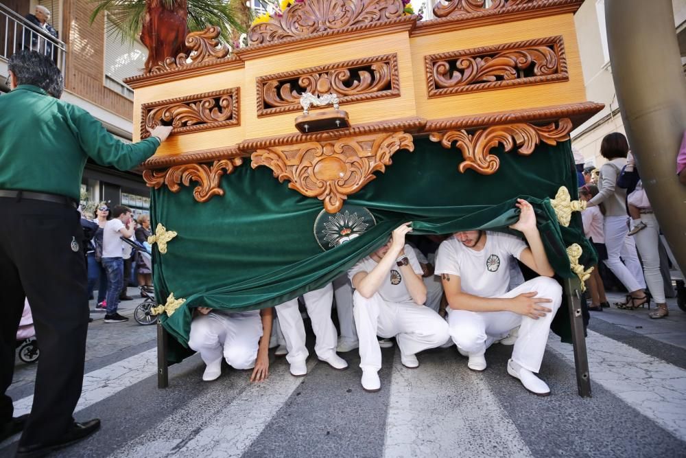 La procesión recorrió el itinerario entre la iglesia del Sagrado Corazón y la Inmaculada en Torrevieja