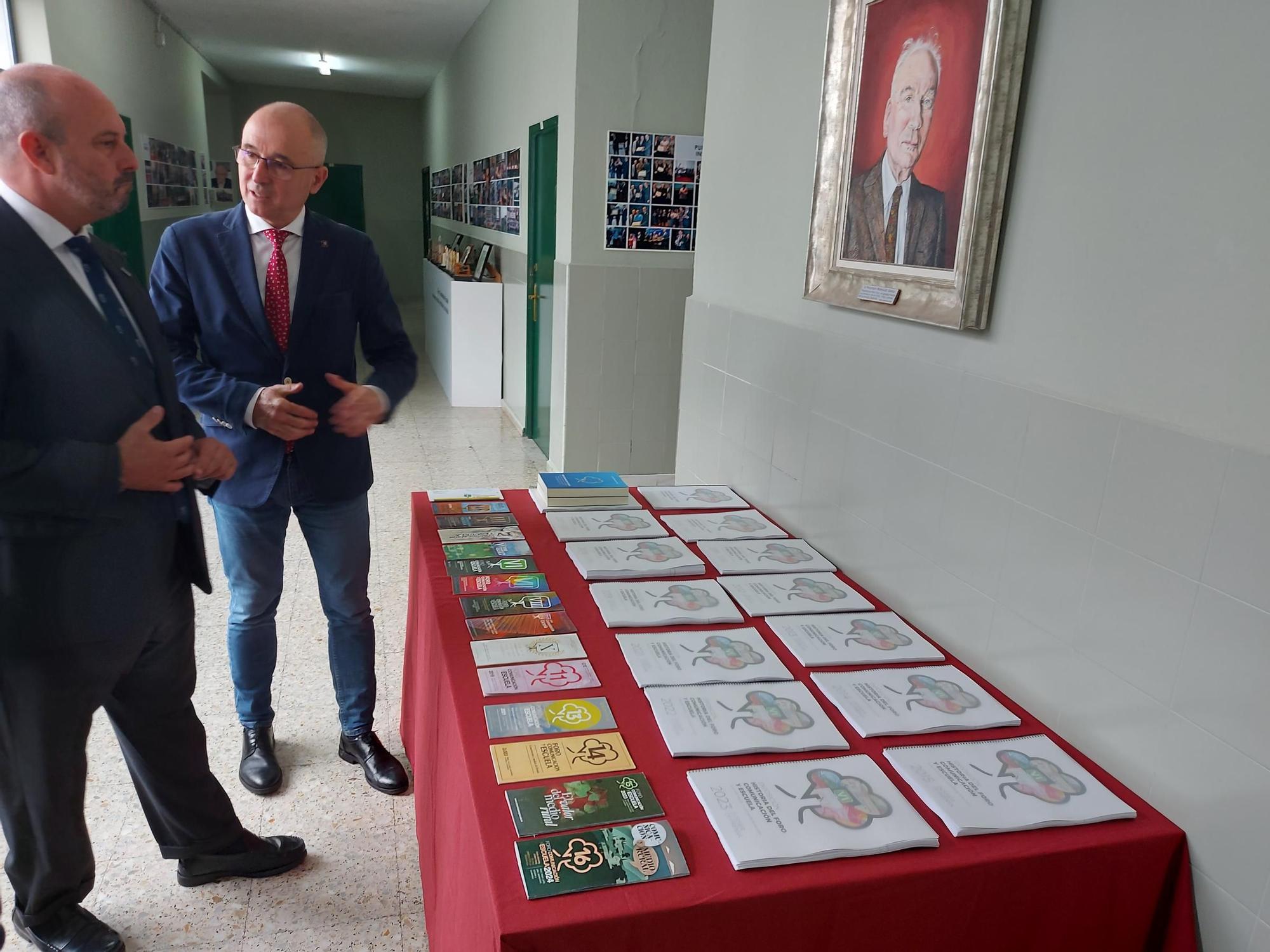 En imágenes: La visita del presidente del Senado a Vegadeo