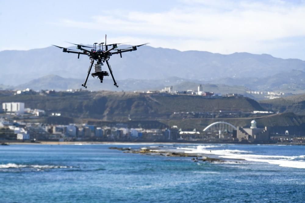 Las Canteras, a vista de dron.