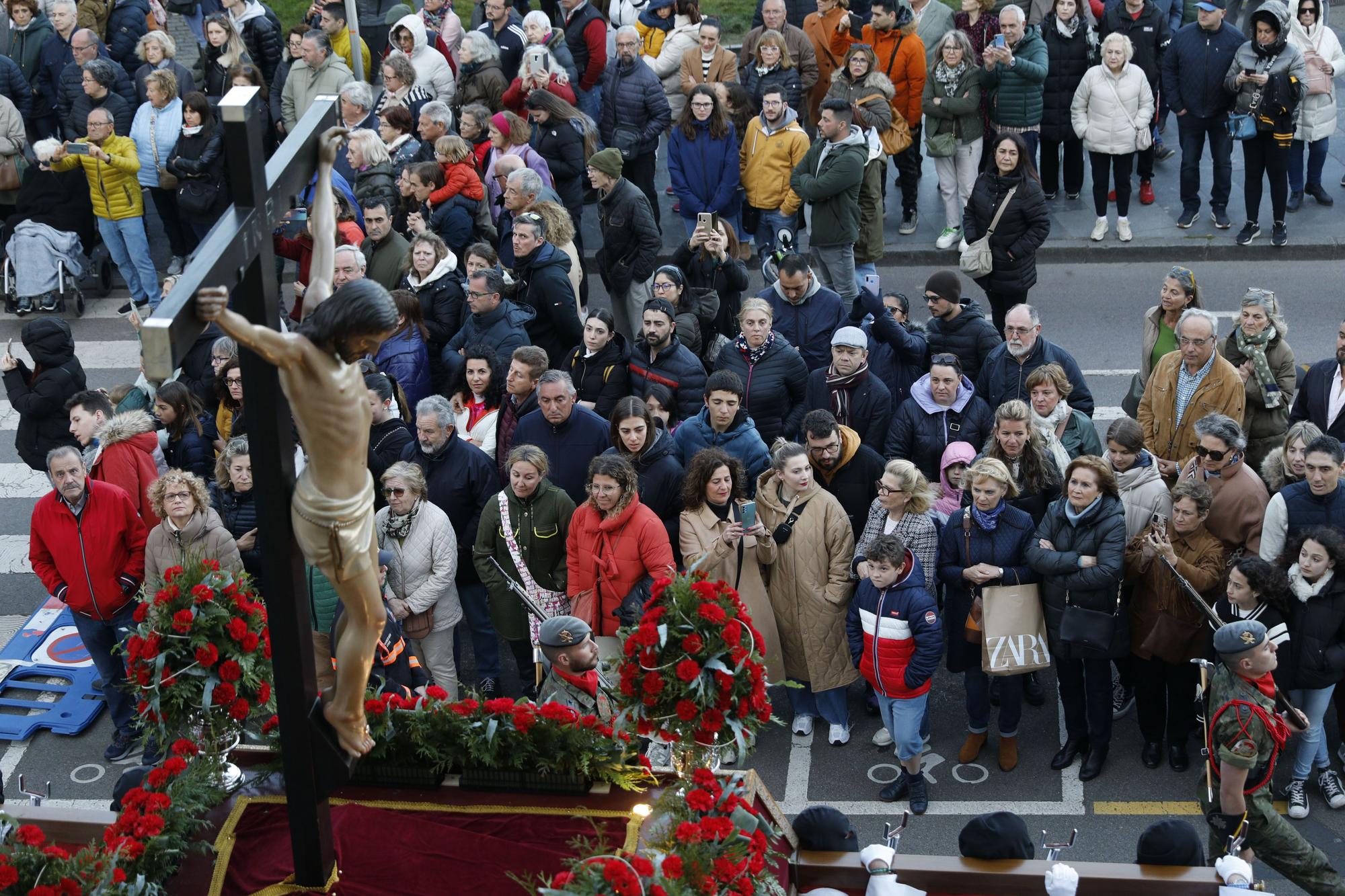 En imágenes: Así fue la multitudinaria procesión del Jueves Santo en Gijón