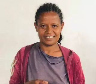 Una asociación de Elda crea un taller de compresas reutilizables para mujeres etíopes
