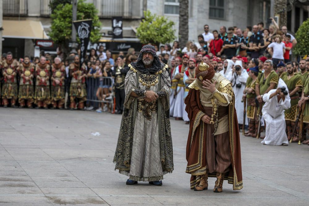 Procesión y embajada en Crevillent