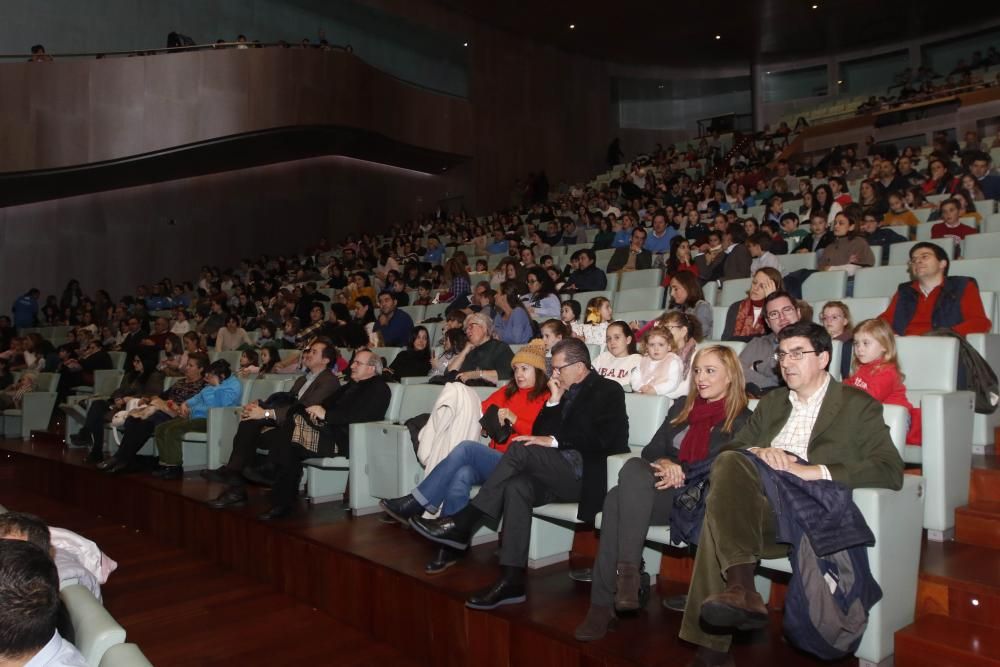 La Fundación Fundega llena el Auditorio Mar de Vigo con el musical basado en el cuento de Perrault.