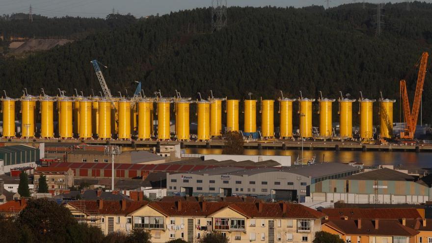 Estructuras listas para su expedicion desde el Puerto de Avilés al parque eólico marino «Vineyard Wind 1», uno de los más grandes del mundo y ubicado en Estados Unidos. | Mara Villamuza