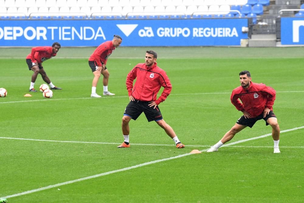 El Dépor se entrena antes de medirse al Málaga