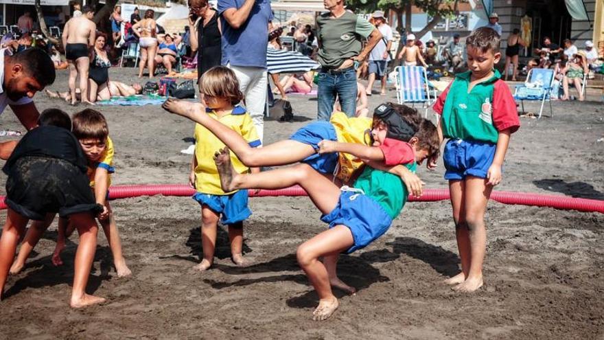 Los pequeños luchadores se dan cita en seis playas del litoral tinerfeño