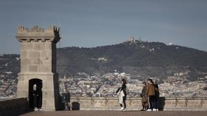 Turistas en el castillo de Montjuïc