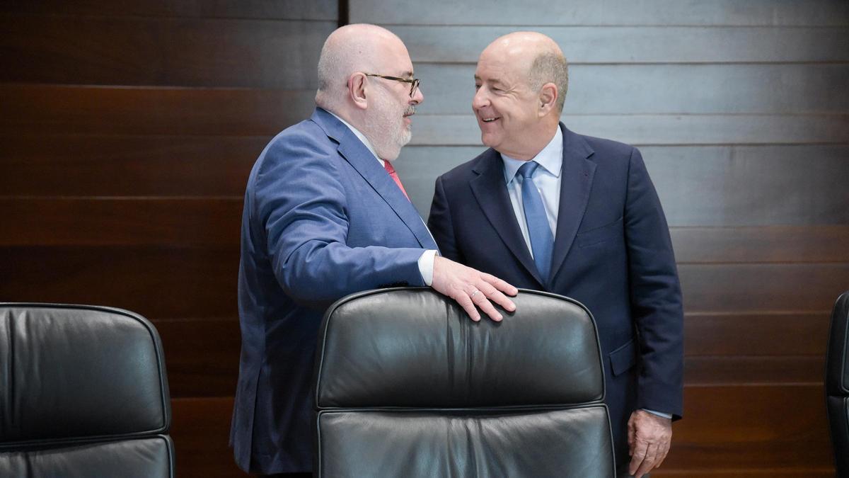 Pedro Alfonso, presidente de CEOE Tenerife, junto a Pedro Ortega, presidente de la Confederación Canaria de Empresarios.