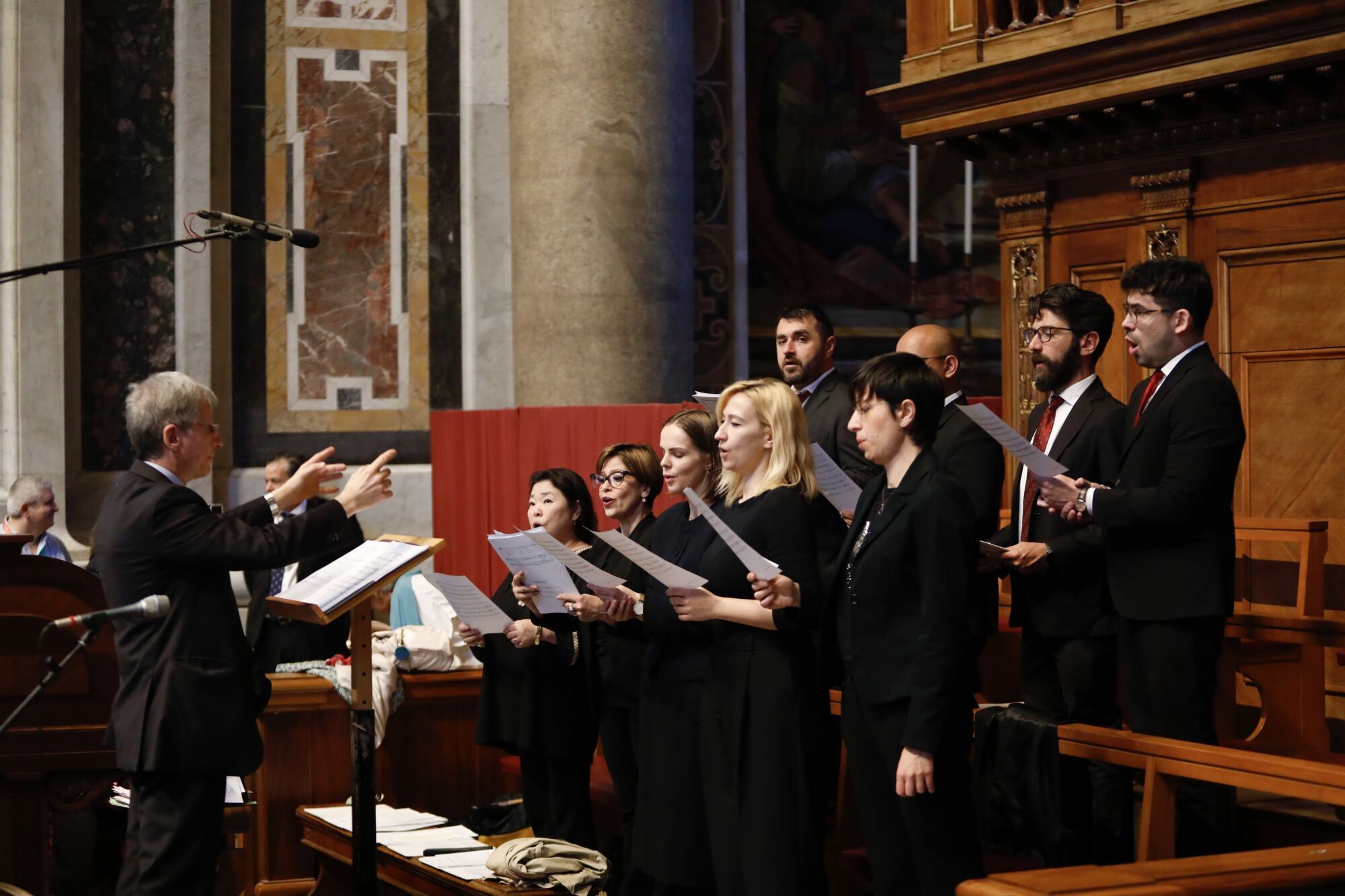 Fotos de la misa de las diócesis de la Esperanza y el Cachorro que abre el Jubileo de las Cofradías en Roma 