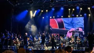 La Banda Gaites Llacín presenta en Llanes su último trabajo discográfico, "Resollu", ante un público entregado