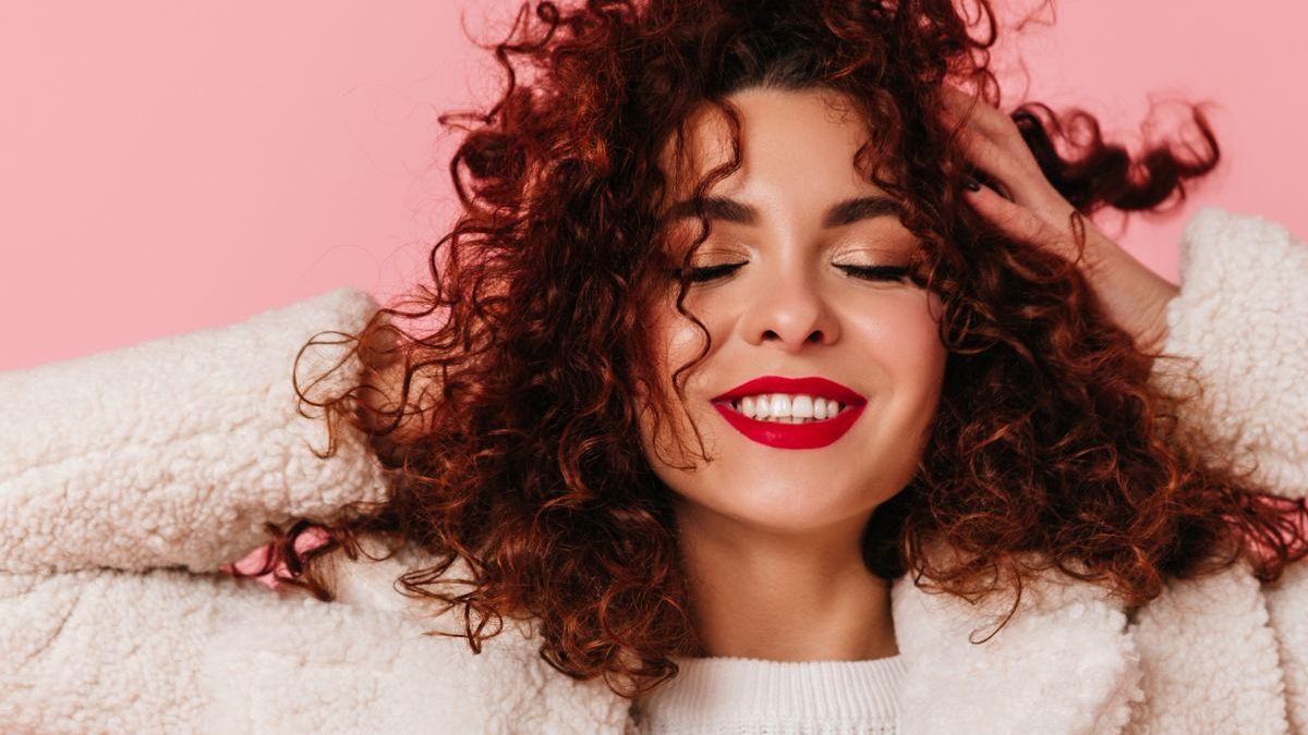 Así es el activador de rizos clave para empezar el método curly: cómo funciona y por qué optar por este