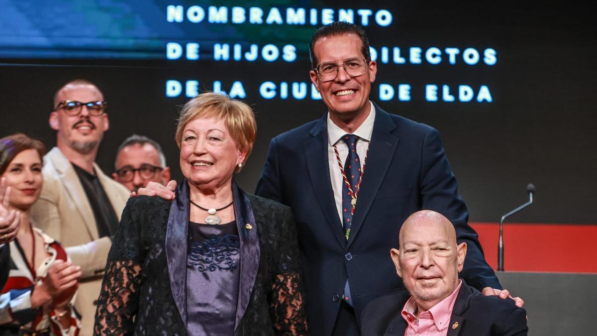 Nombramiento de Mari Carmen Segura y Andrés Molina como hijos predilectos de Elda