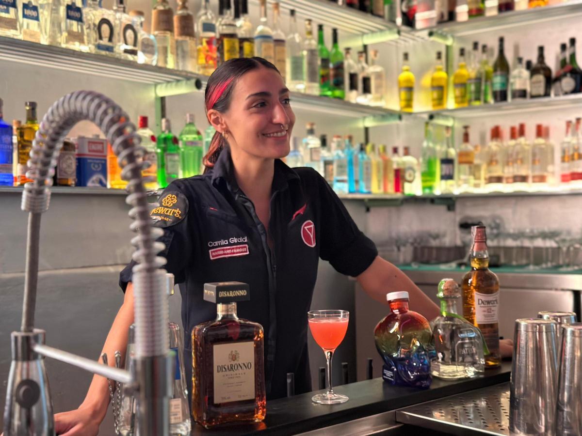 Camila Giraldi, head bartender de la coctelería Naked &amp; Famous de Sevilla