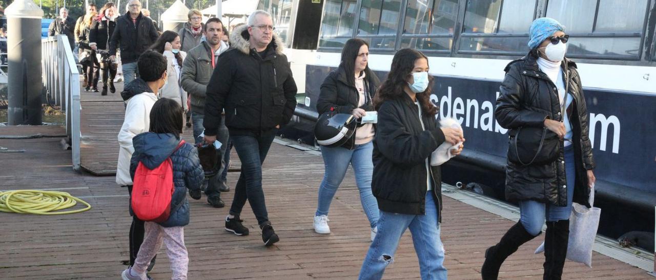 Usaurios del barco, esta semana en Moaña. |