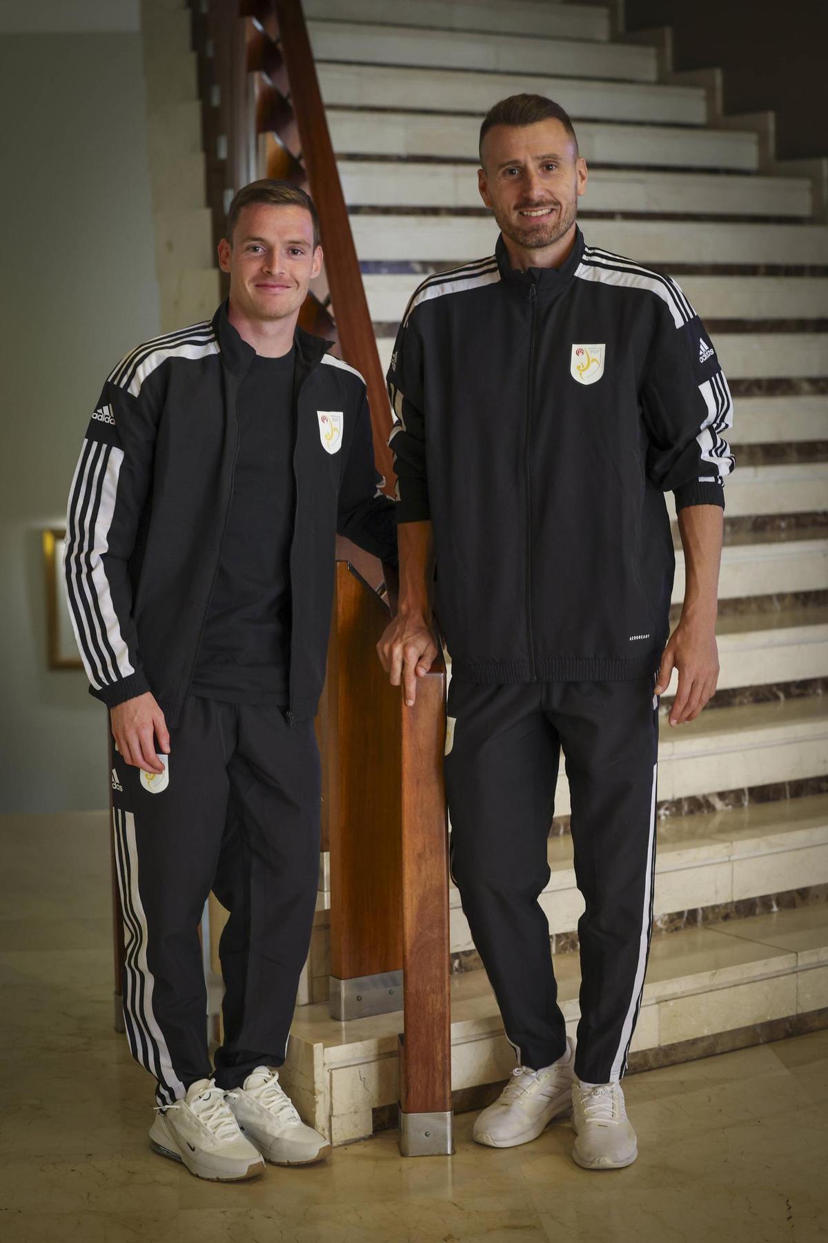 Sergio Gómez y Àlex Cano, futbolistas de Catalunya