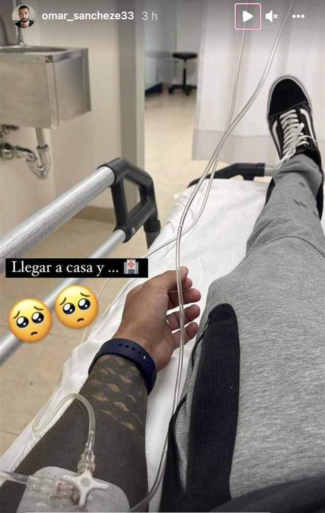 Omar Sanchez con una vía en el hospital
