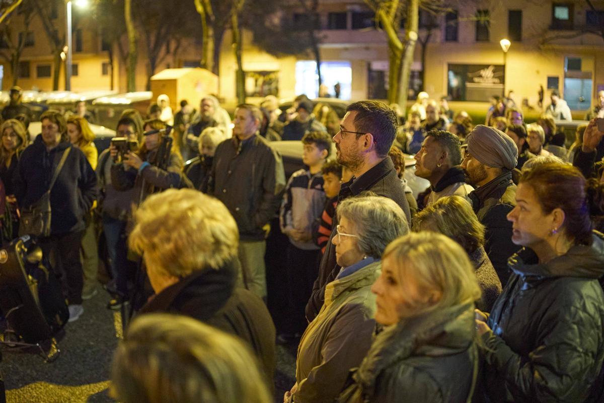 Les fotos de la concentració de rebuig a l'agressió de l'home sensellar de Girona