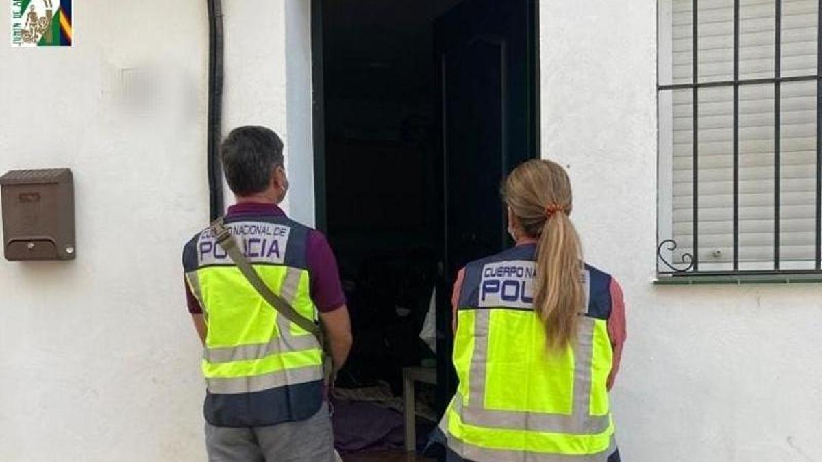 Agentes de la Unidad de Policía Nacional Adscrita a la Comunidad Autónoma de Andalucía.