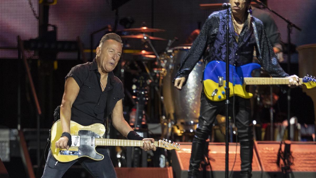 Bruce Springsteen durante su concierto en el Estadi Olimpic Lluis Companys