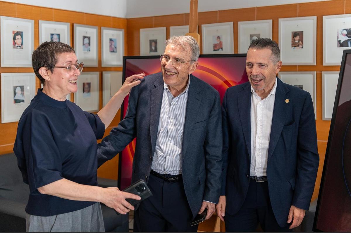 Acto de entrega de la donación de obras de Yturralde a la UPV