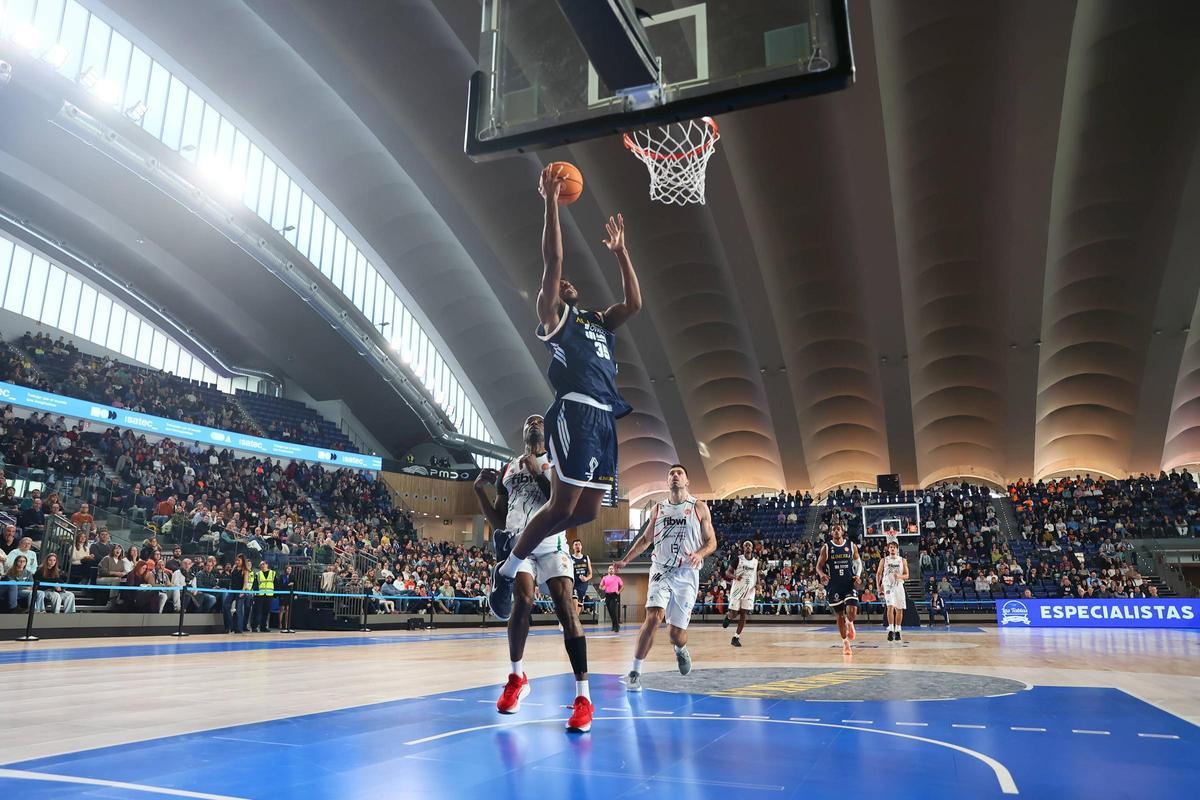 Todas las imágenes de la victoria del Alimerka Oviedo Baloncesto ante el Fibwi Palma