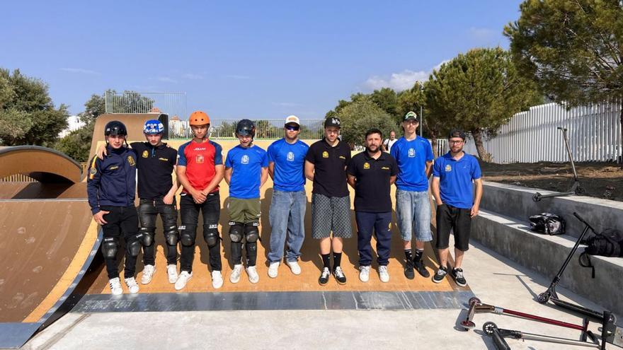 Integrantes de la selección nacional de scooter, en Marbella. | L.O.