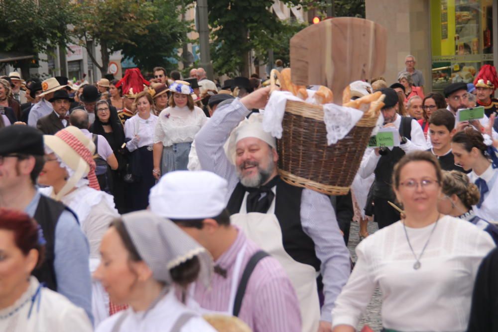 Primeros actos de la III Feria Modernista de Alcoy