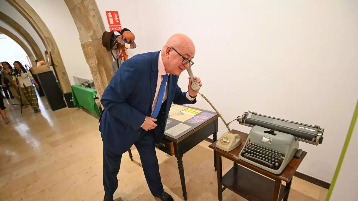 Elche recupera la memoria de los viajantes del calzado