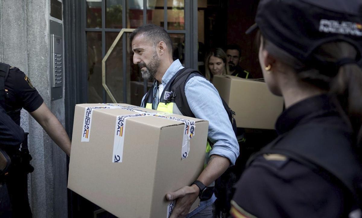 El jutge imputa a Zapatero "tràfic d’influències" i blanqueig de capitals