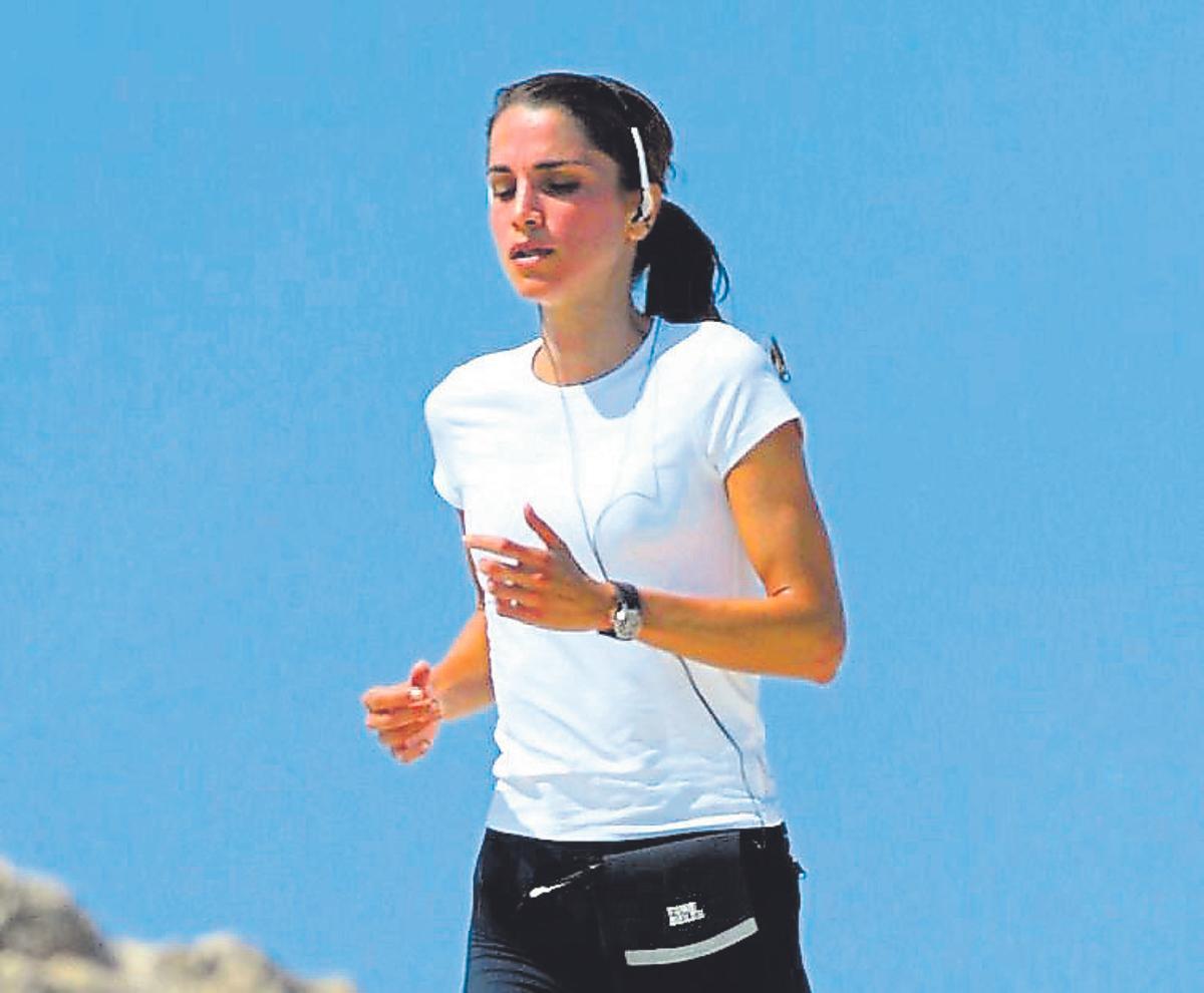Rania de Jordania, una ‘runner’ más en Portals.