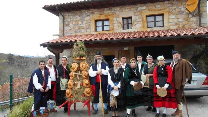 Los participantes en la fiesta de Pedrosu.