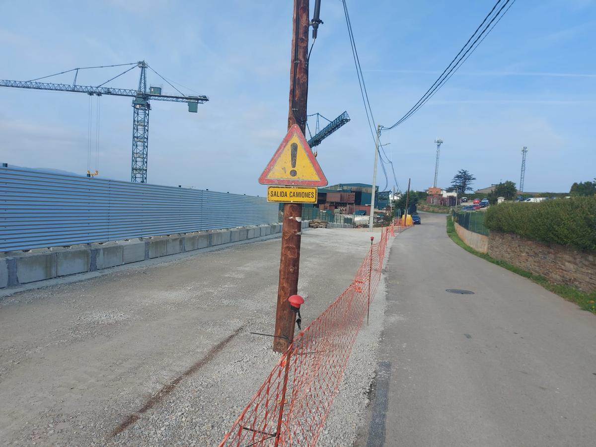 La zona de trabajo, apantallada para evitar molestias en Figueras.