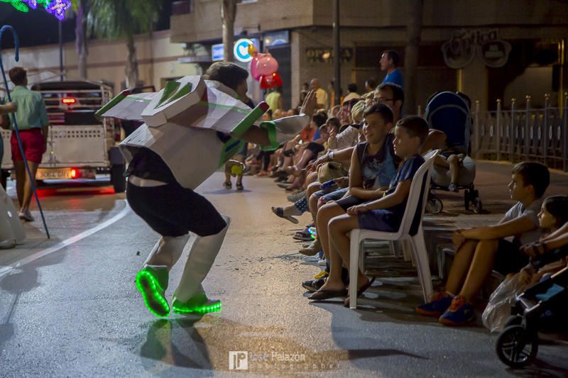 Una ola de color inunda las calles de La Nucía