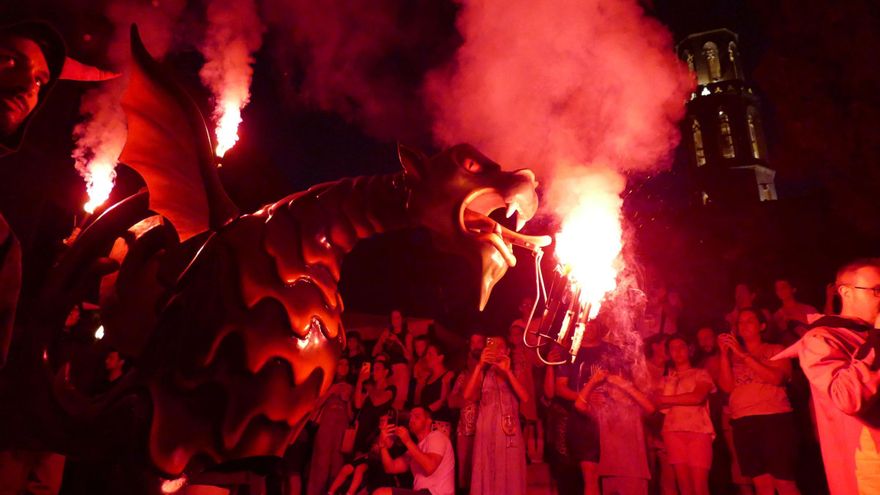 L&#039;Encesa del Drac de Figueres es converteix en una nova tradició de les Festes de Sant Pere
