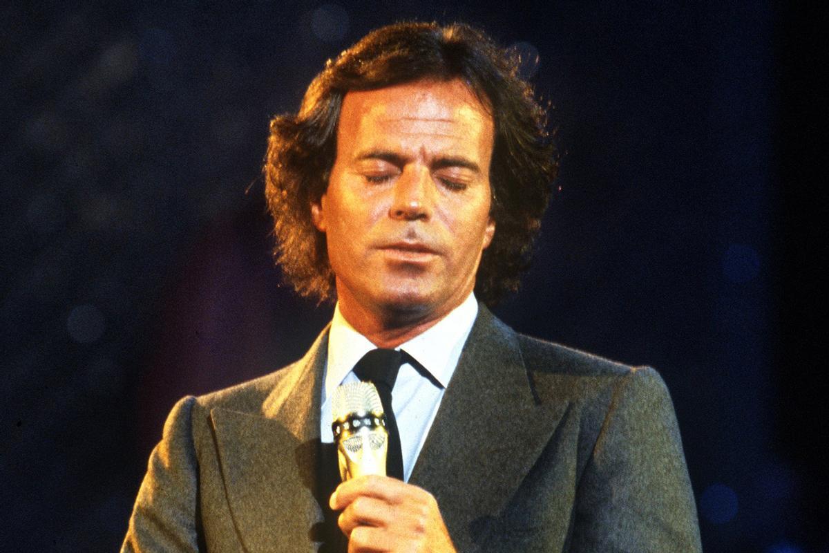 Archivo - Julio Iglesias en 1982