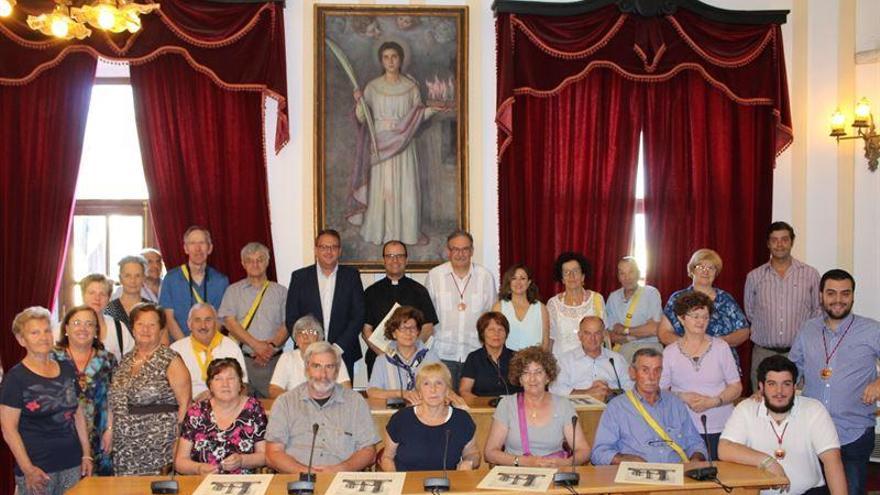 Peregrinos italianos devotos de Santa Eulalia de Mérida conocen la basílica